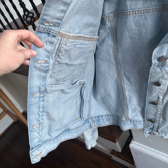 Gap Light Washed distressed, jean jacket large - Picture 3 of 5